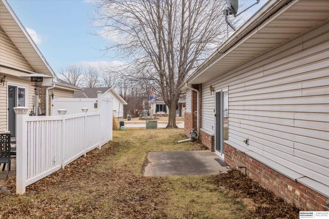 104 E Deer Lane, Plattsmouth, NE 68048