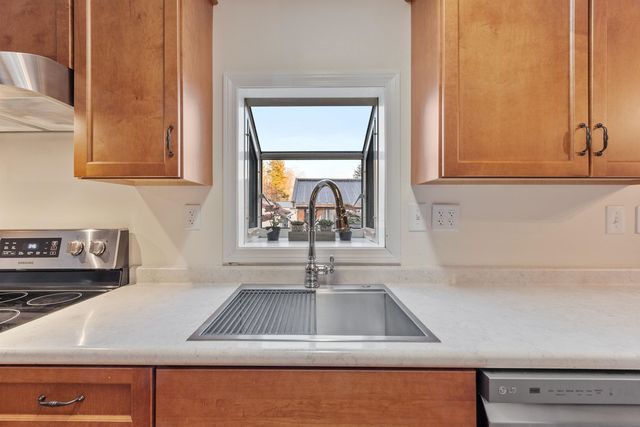 16 Roger Road, Goffstown, NH 03045