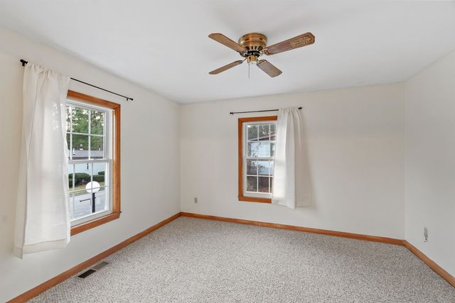 16 Roger Road, Goffstown, NH 03045