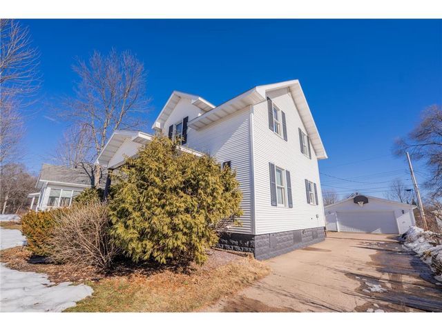 2123 8th Street, Eau Claire, WI 54703
