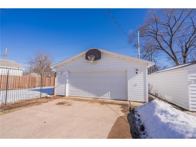2123 8th Street, Eau Claire, WI 54703