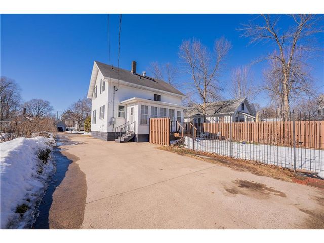 2123 8th Street, Eau Claire, WI 54703