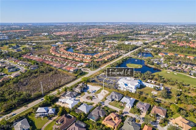 8726 Lakefront CT, Fort Myers, FL 33908