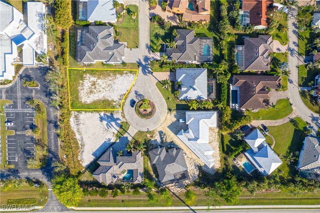 8726 Lakefront CT, Fort Myers, FL 33908