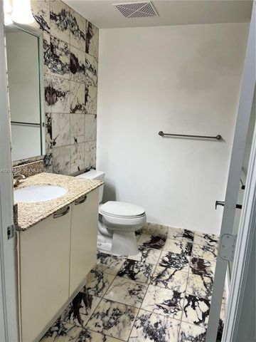 2101 Brickell Ave 3205, Miami, FL 33129
