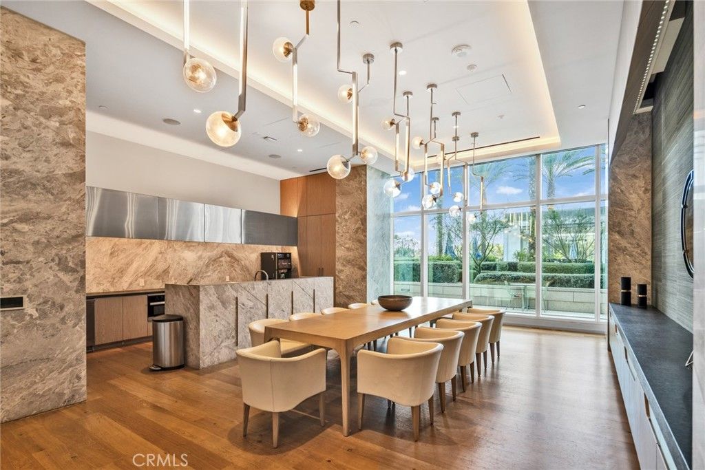 Image 38 of property listing at 877 Francisco St 805, Los Angeles, CA 90017