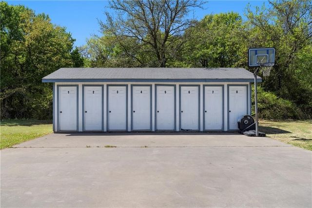 860 N Lacy Drive 1-8, Lacy Lakeview, TX 76705