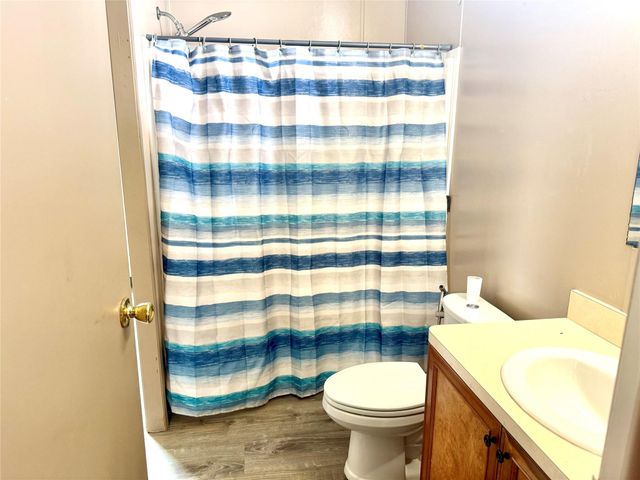 1841 County Road 382, Rosharon, TX 77583