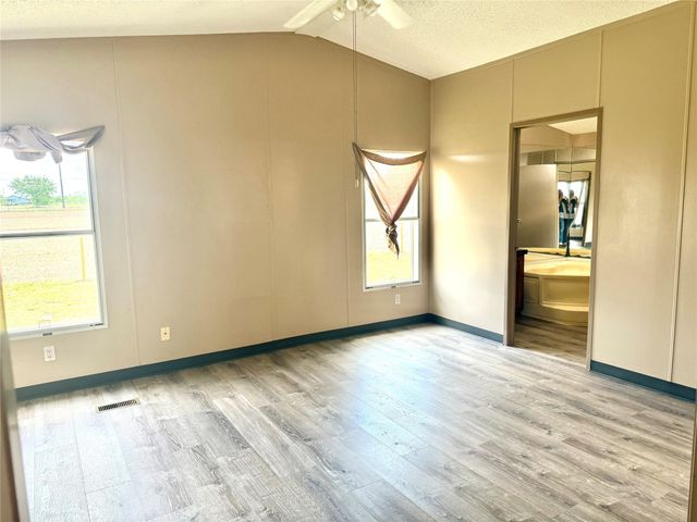 1841 County Road 382, Rosharon, TX 77583