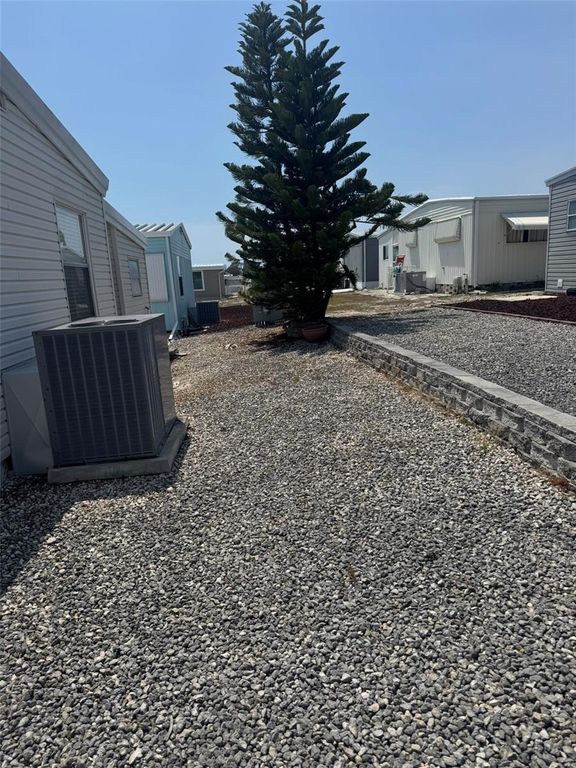 Image 17 of property listing at 3301 ALT 19 254, Dunedin, FL 34698