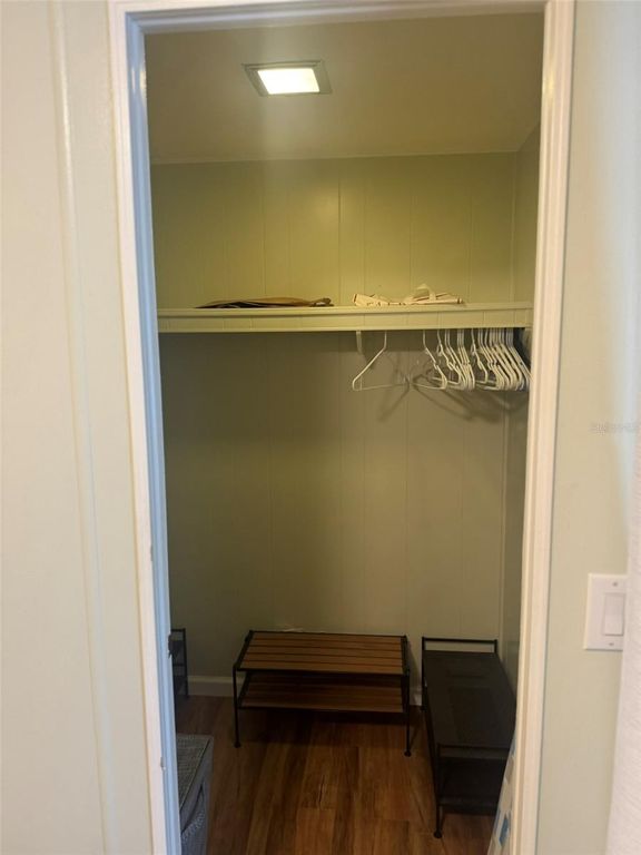 Image 6 of property listing at 3301 ALT 19 254, Dunedin, FL 34698