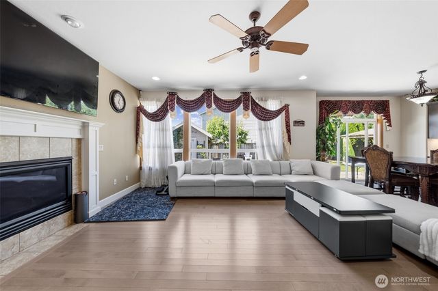 2401 12th Avenue NW, Puyallup, WA 98371