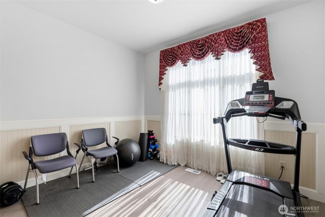 2401 12th Avenue NW, Puyallup, WA 98371