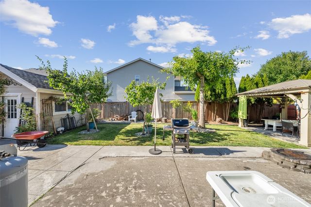 2401 12th Avenue NW, Puyallup, WA 98371