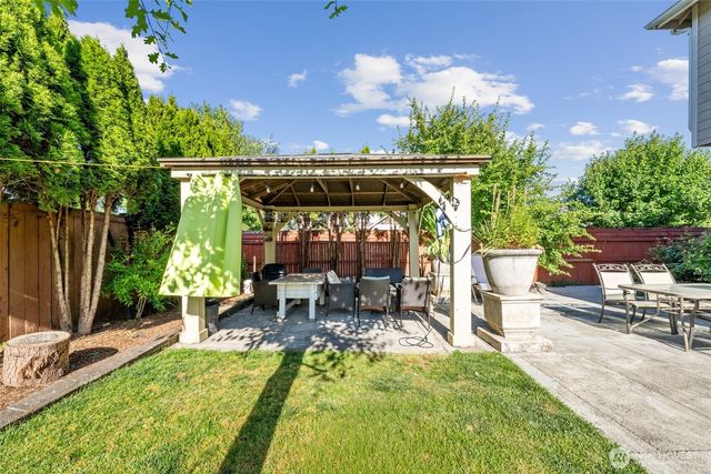 2401 12th Avenue NW, Puyallup, WA 98371