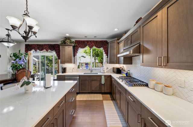 2401 12th Avenue NW, Puyallup, WA 98371