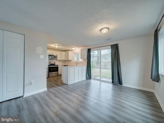 10 BEXHILL CT, Waldorf, MD 20602