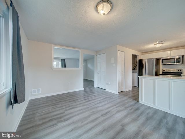 10 BEXHILL CT, Waldorf, MD 20602
