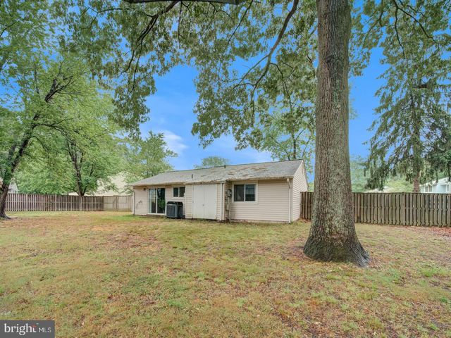 10 BEXHILL CT, Waldorf, MD 20602