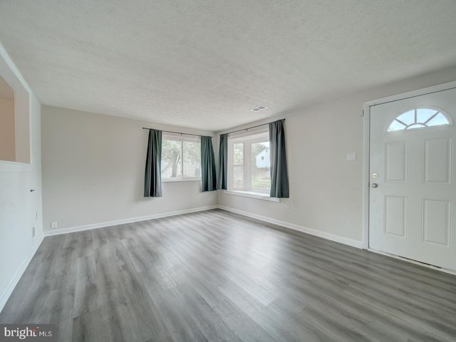 10 BEXHILL CT, Waldorf, MD 20602