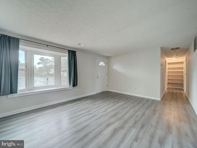 10 BEXHILL CT, Waldorf, MD 20602