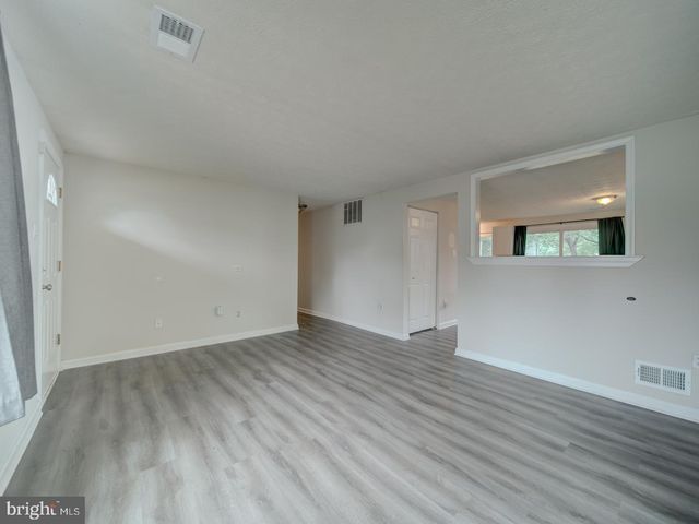 10 BEXHILL CT, Waldorf, MD 20602