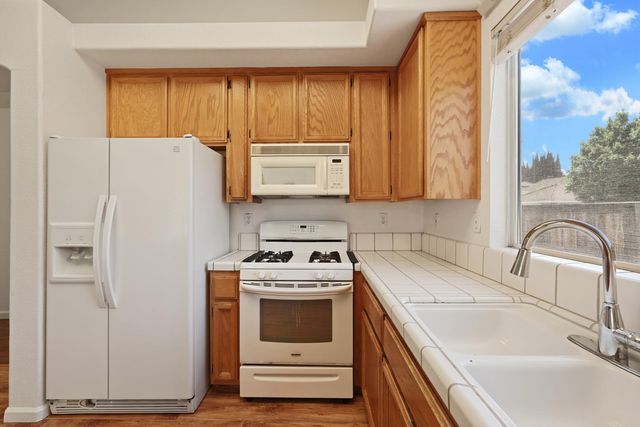 8992 Panamint Ct, Elk Grove, CA 95624