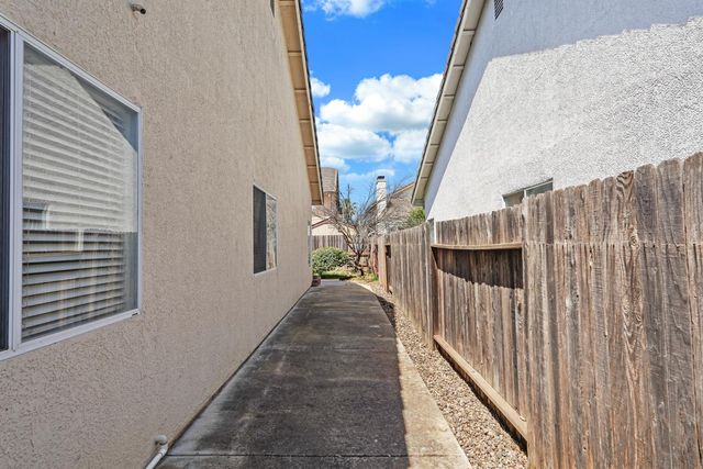 8992 Panamint Ct, Elk Grove, CA 95624
