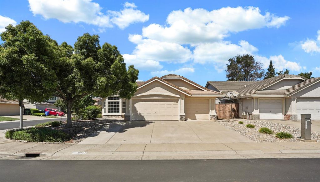 8992 Panamint Ct, Elk Grove, CA 95624