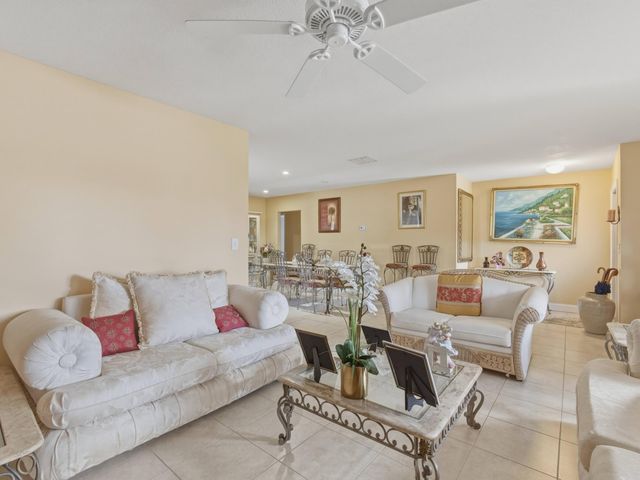 6345 Tall Cypress Circle, Greenacres, FL 33463