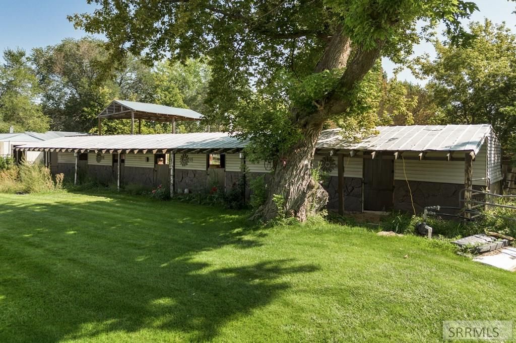 Image 6 of property listing at 95 N 100 W, Blackfoot, ID 83221