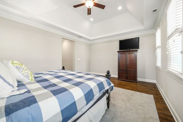2414 W Berteau Avenue, Chicago, IL 60618