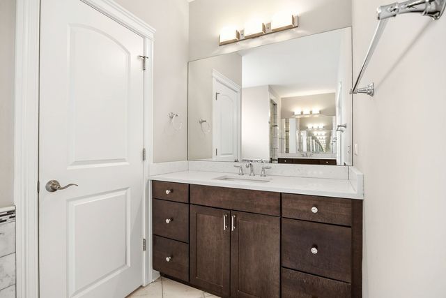 2414 W Berteau Avenue, Chicago, IL 60618