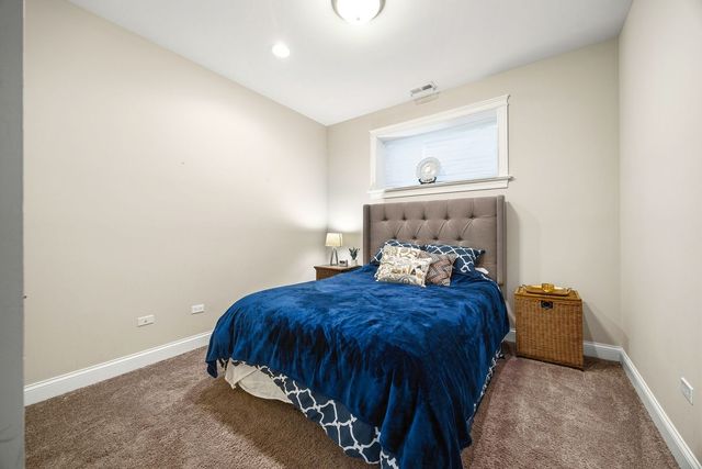 2414 W Berteau Avenue, Chicago, IL 60618