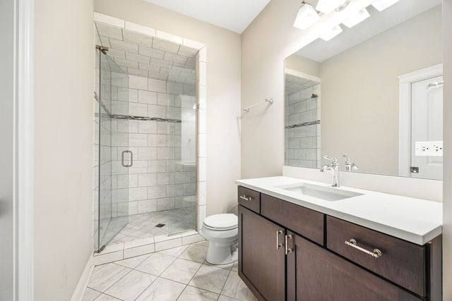 2414 W Berteau Avenue, Chicago, IL 60618