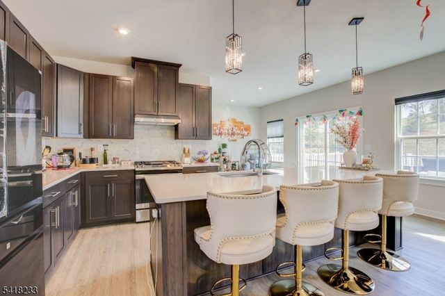 7 Troy Ln, Roxbury Twp., NJ 07850