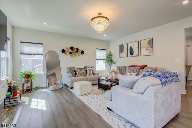 7 Troy Ln, Roxbury Twp., NJ 07850