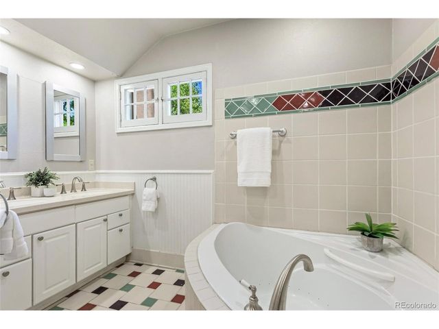 1617 Hudson St, Denver, CO 80220