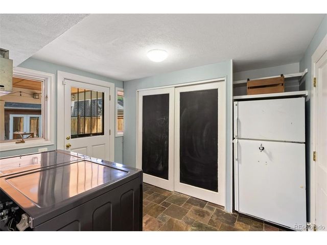 1617 Hudson St, Denver, CO 80220