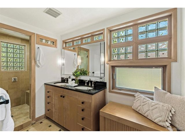 1617 Hudson St, Denver, CO 80220