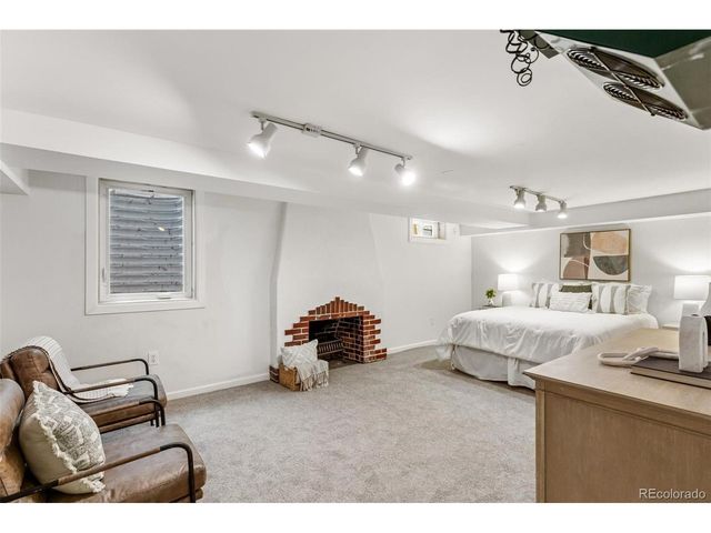 1617 Hudson St, Denver, CO 80220