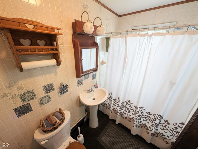 5599 N State Road 9, Hope, IN 47246