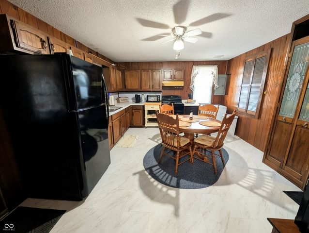 5599 N State Road 9, Hope, IN 47246