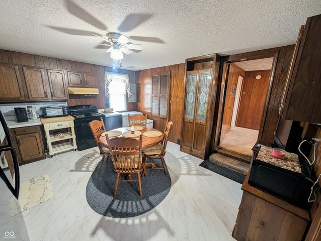 5599 N State Road 9, Hope, IN 47246