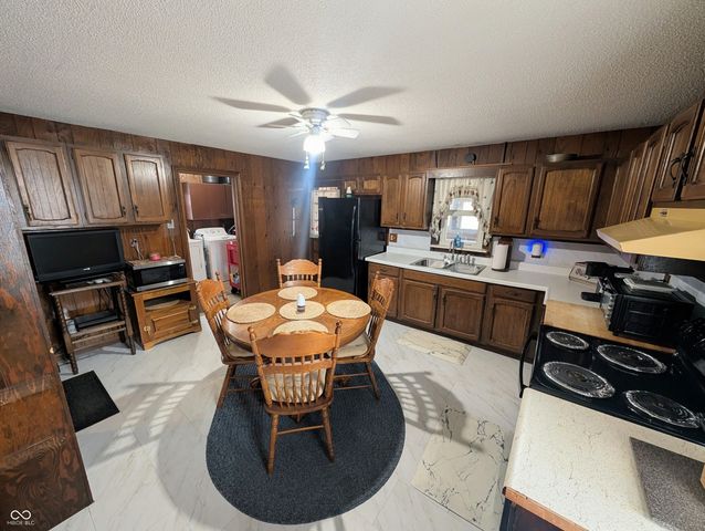 5599 N State Road 9, Hope, IN 47246