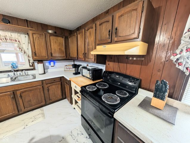5599 N State Road 9, Hope, IN 47246