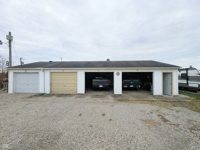 5599 N State Road 9, Hope, IN 47246