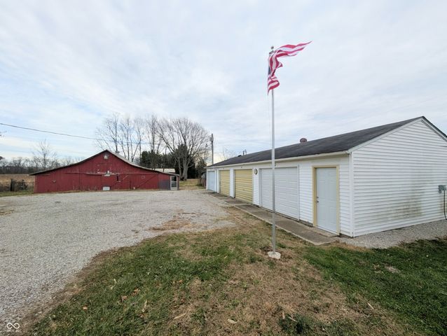 5599 N State Road 9, Hope, IN 47246