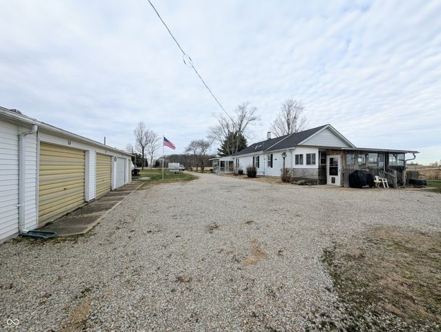 5599 N State Road 9, Hope, IN 47246