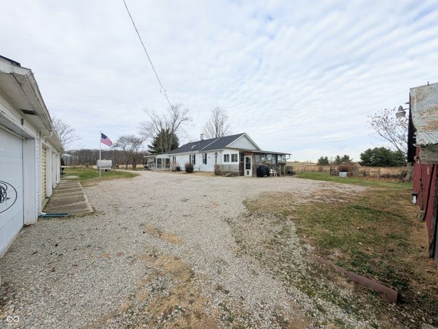 5599 N State Road 9, Hope, IN 47246